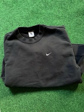 Nike Black Crewneck Sweatshirt Tee Men’s